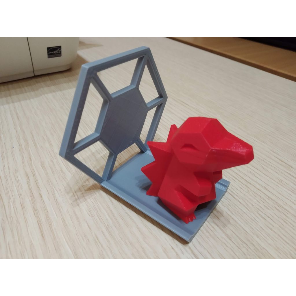 Duvar Standı – Figürlerinizi Asmak İçin Şık Hexagon Tasarımı