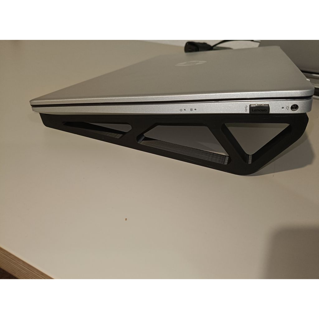 17 inç Laptop Standı - Geniş ve Dayanıklı Tasarım