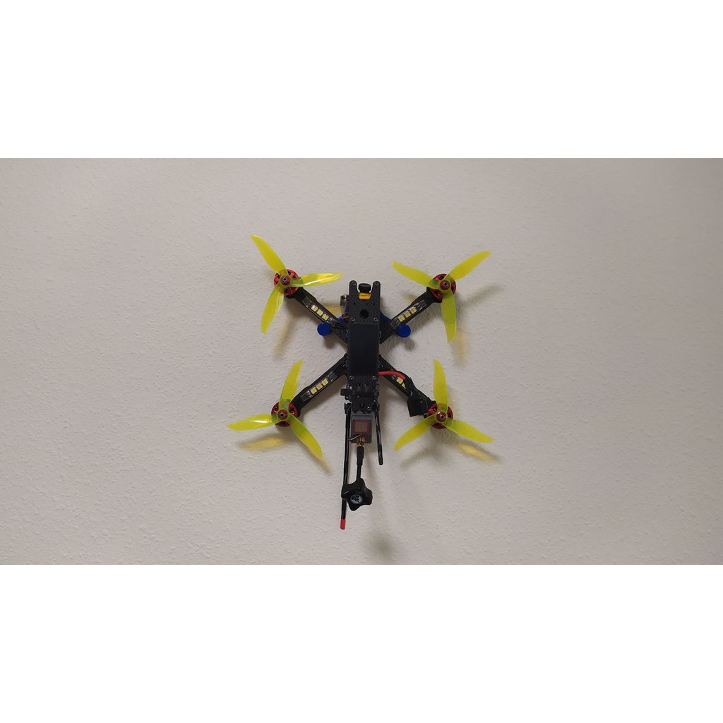 FPV Drone Duvar Montajı