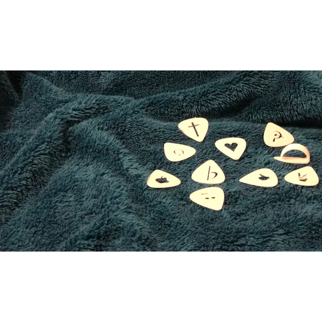 Gitar Pick Seti - 9 Parça ve Bonus Başparmak Pick'i