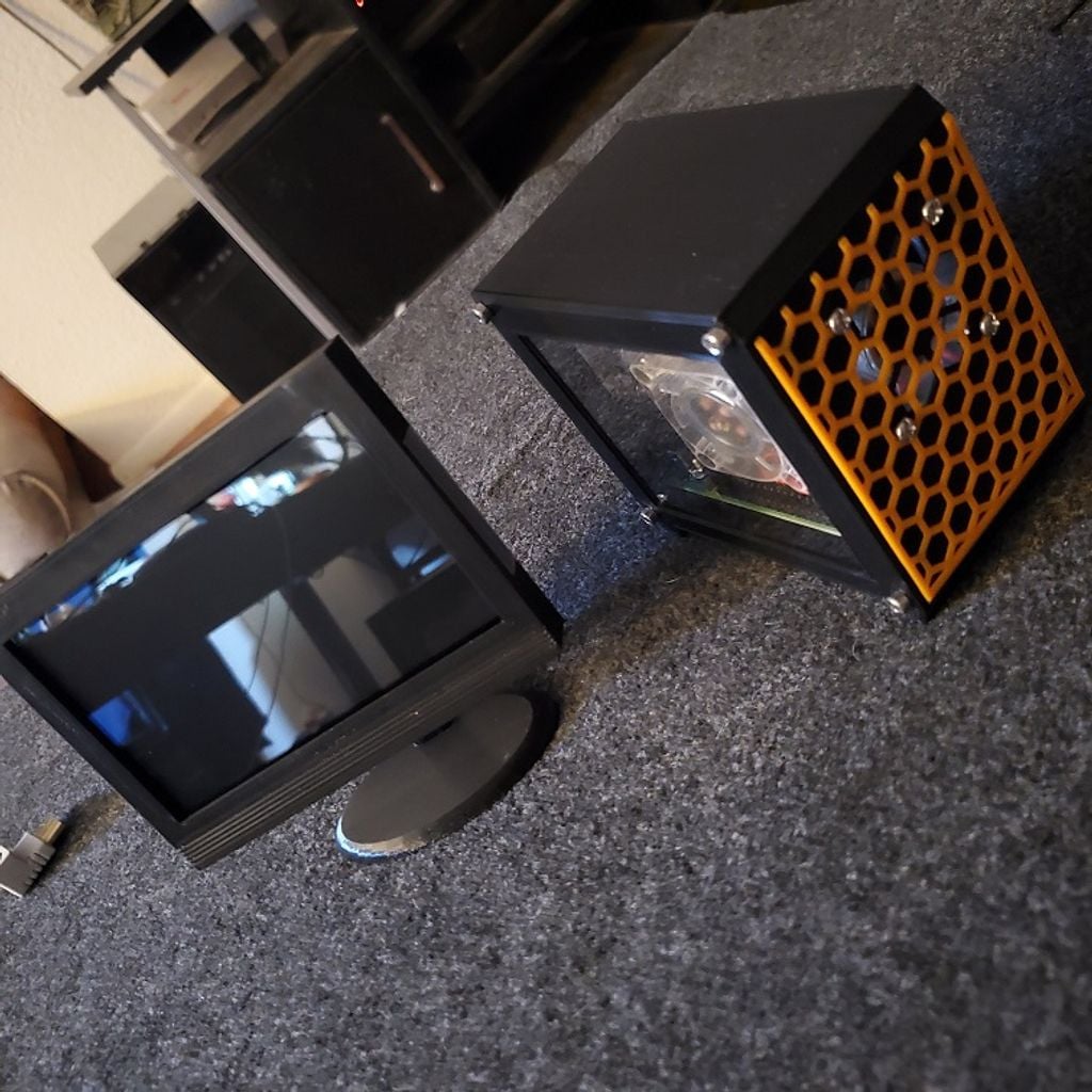 Raspberry Pi 4 PC Kasa ve Monitör